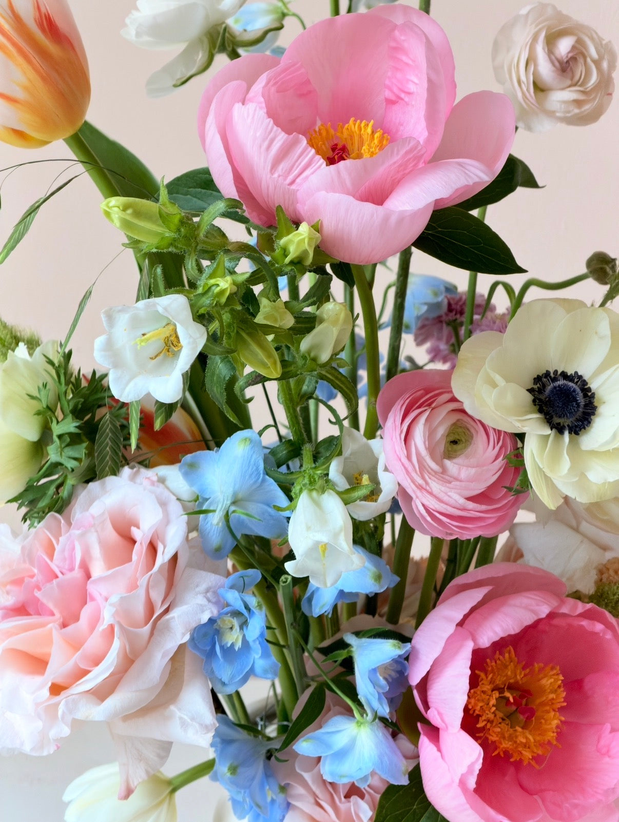 Mother's Day Edit | Spring mix white vase arrangement