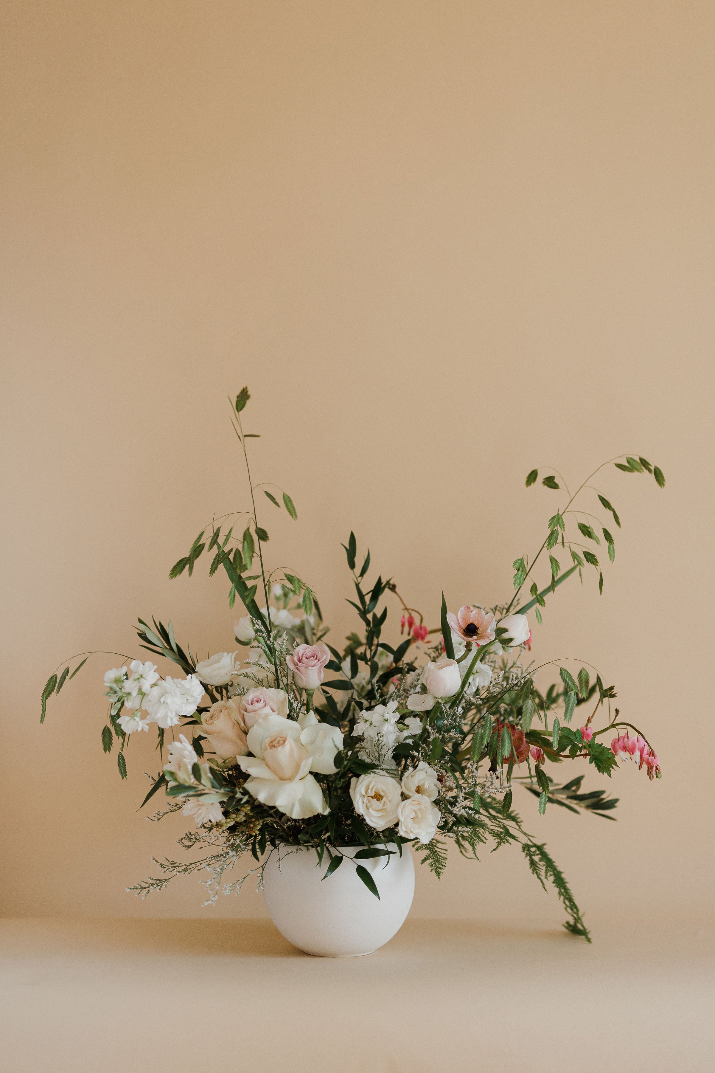 Ceramic vase arrangement | Soft + Neutral