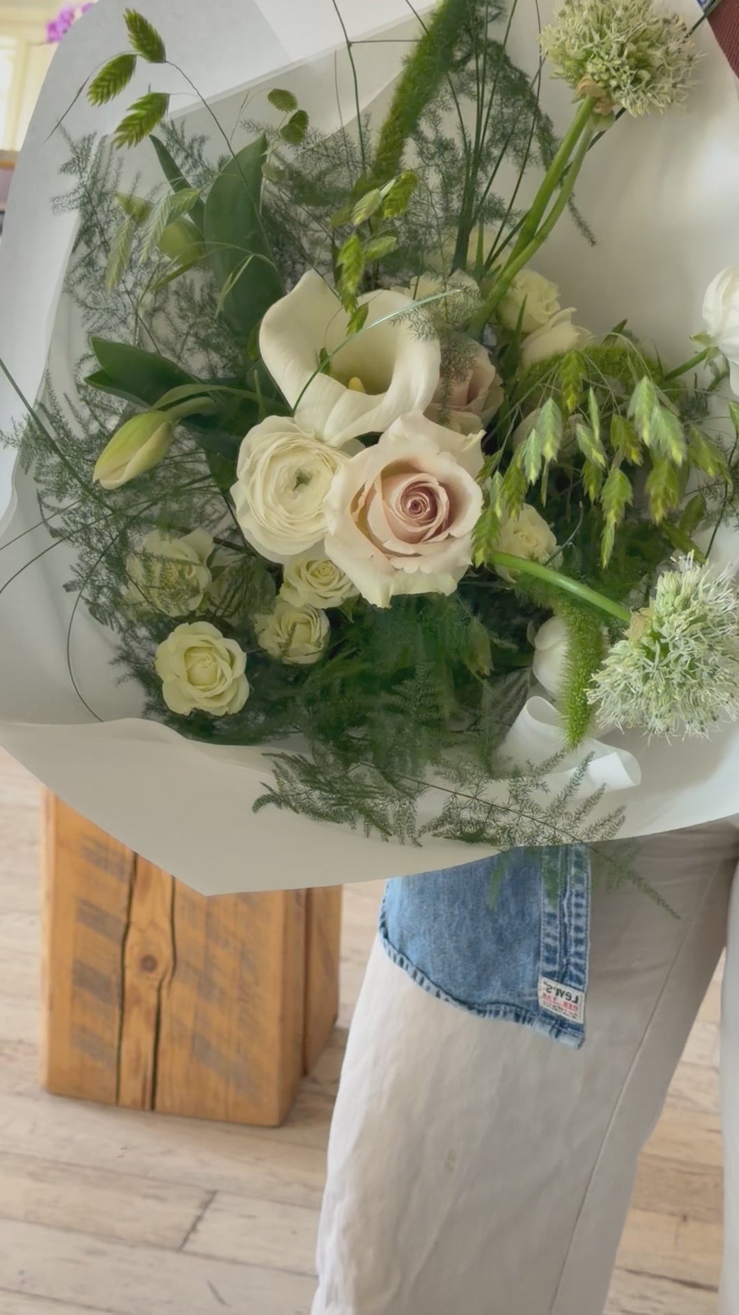 Soft + neutral bouquet